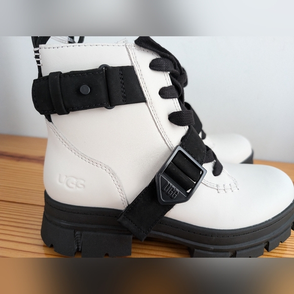 UGG ASHTON LACE UP BOOT WHITE LEATHER WATERPROOF HIGH TOP WOMENS US 7.5 - Picture 7 of 7